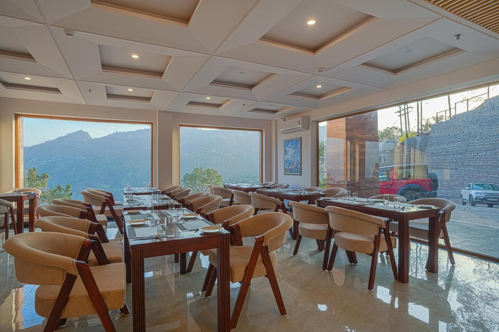 The Sanawar Heights I Kasauli I New Property Buitenkant foto